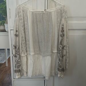 Free People Top batwing sleeves size XS oversized.